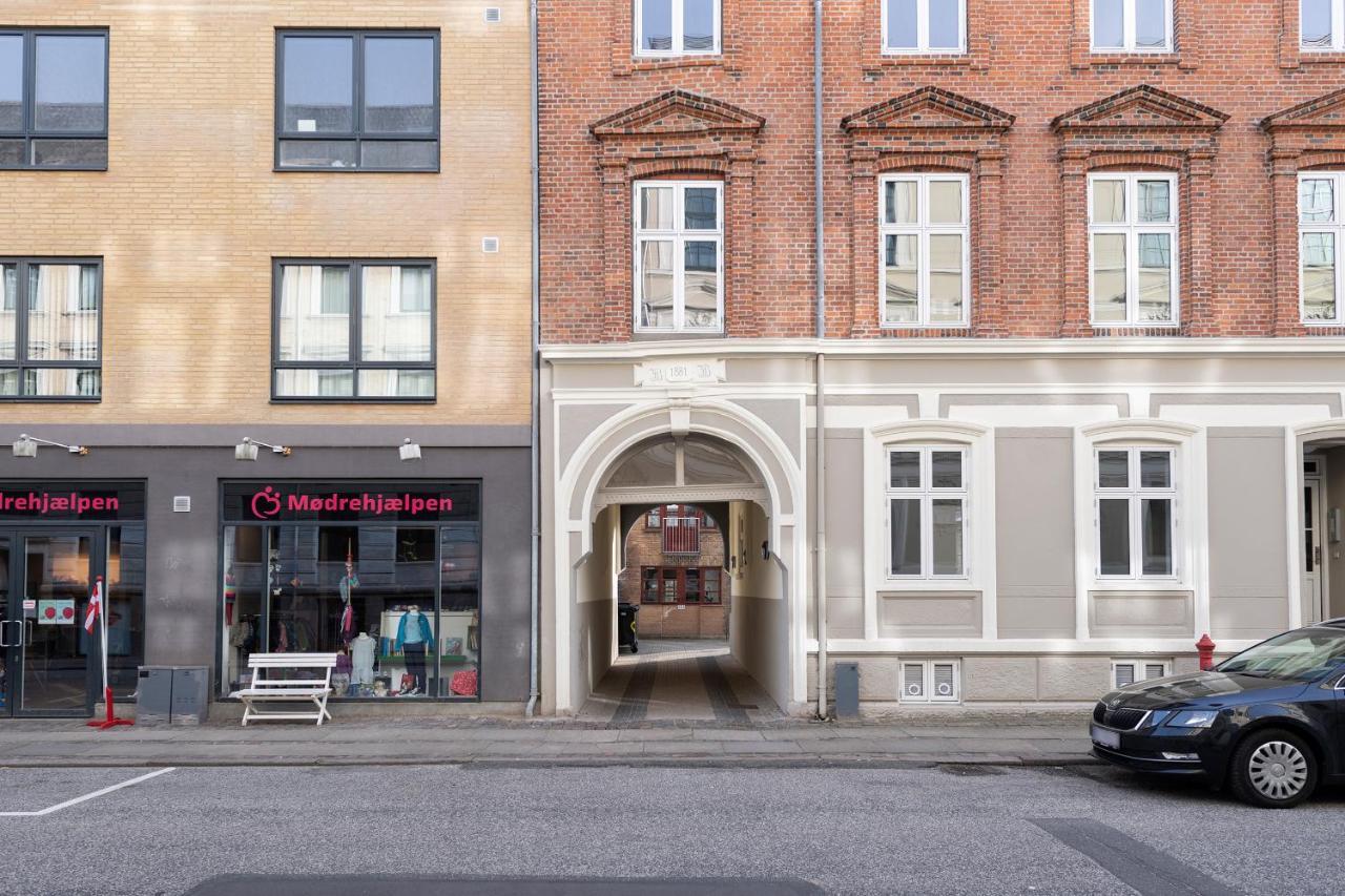 Aday - Apartment Suite 2 Aalborg Center ภายนอก รูปภาพ