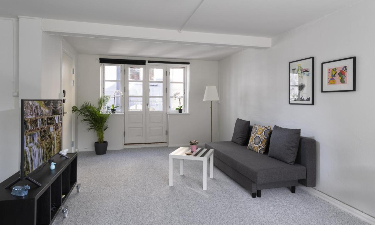 Aday - Apartment Suite 2 Aalborg Center ภายนอก รูปภาพ