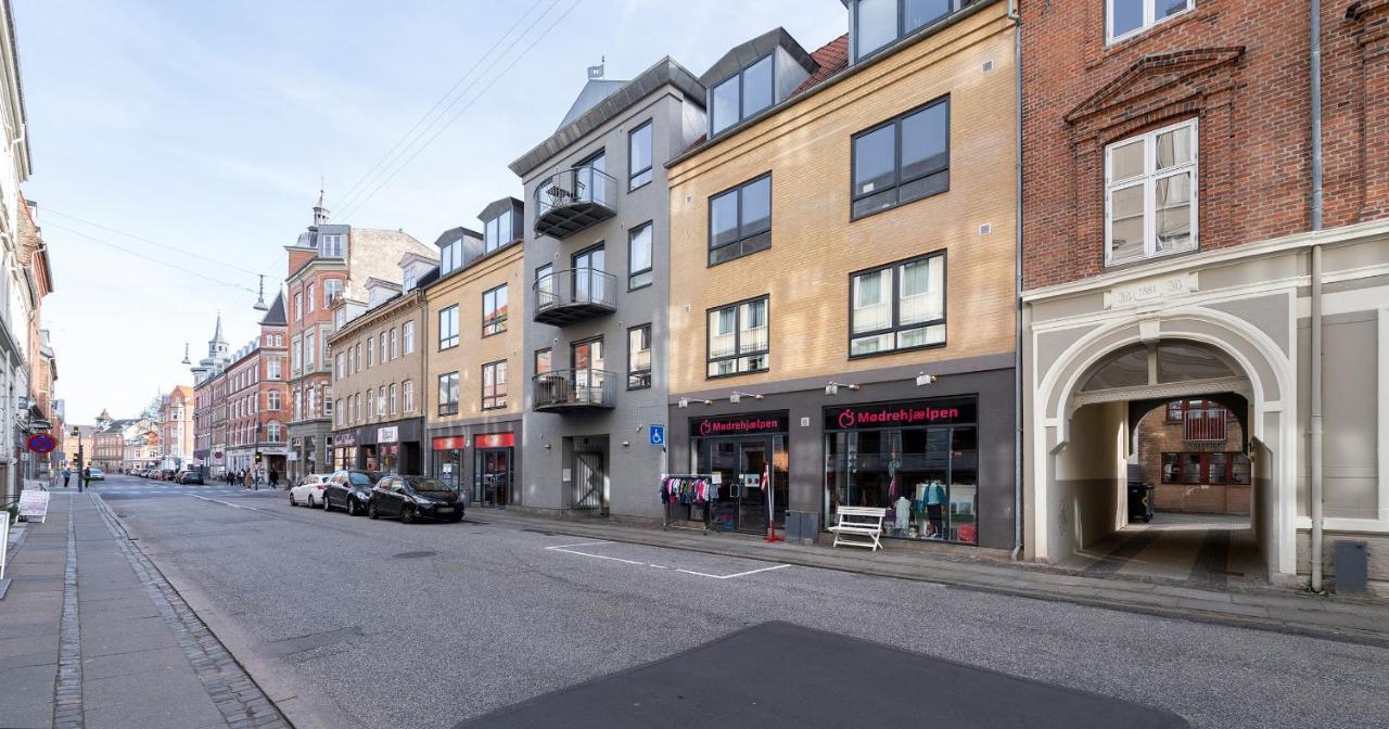 Aday - Apartment Suite 2 Aalborg Center ภายนอก รูปภาพ